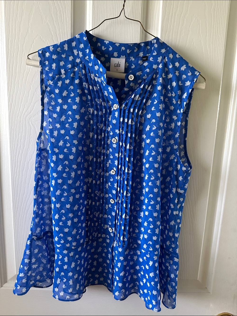 CAbi Royal Blue Sleeveless Pintuck Button-Front Top with White Print